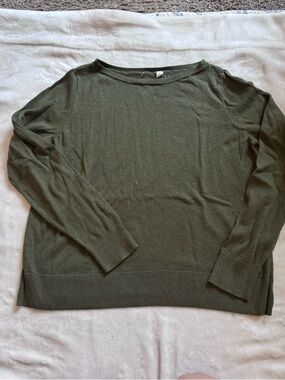 BUNDLE- Two GAP Crewneck Lightweight Sweater in Olive Green and Brown Stripe